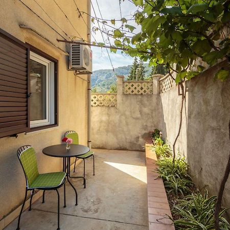 Apartmani Jordana Komiža Exterior foto