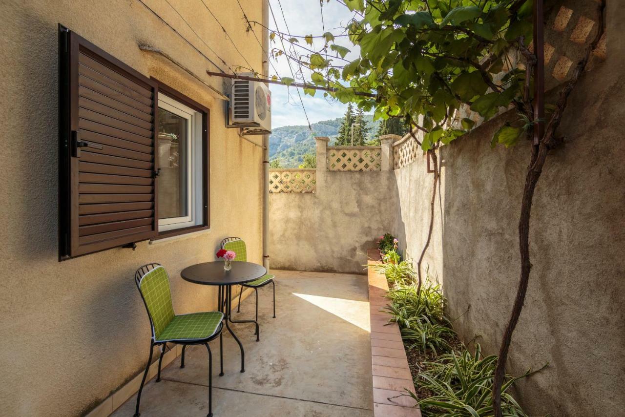 Apartmani Jordana Komiža Exterior foto