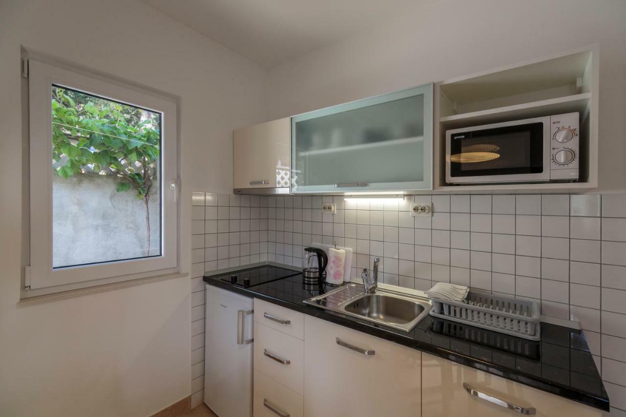 Apartmani Jordana Komiža Exterior foto