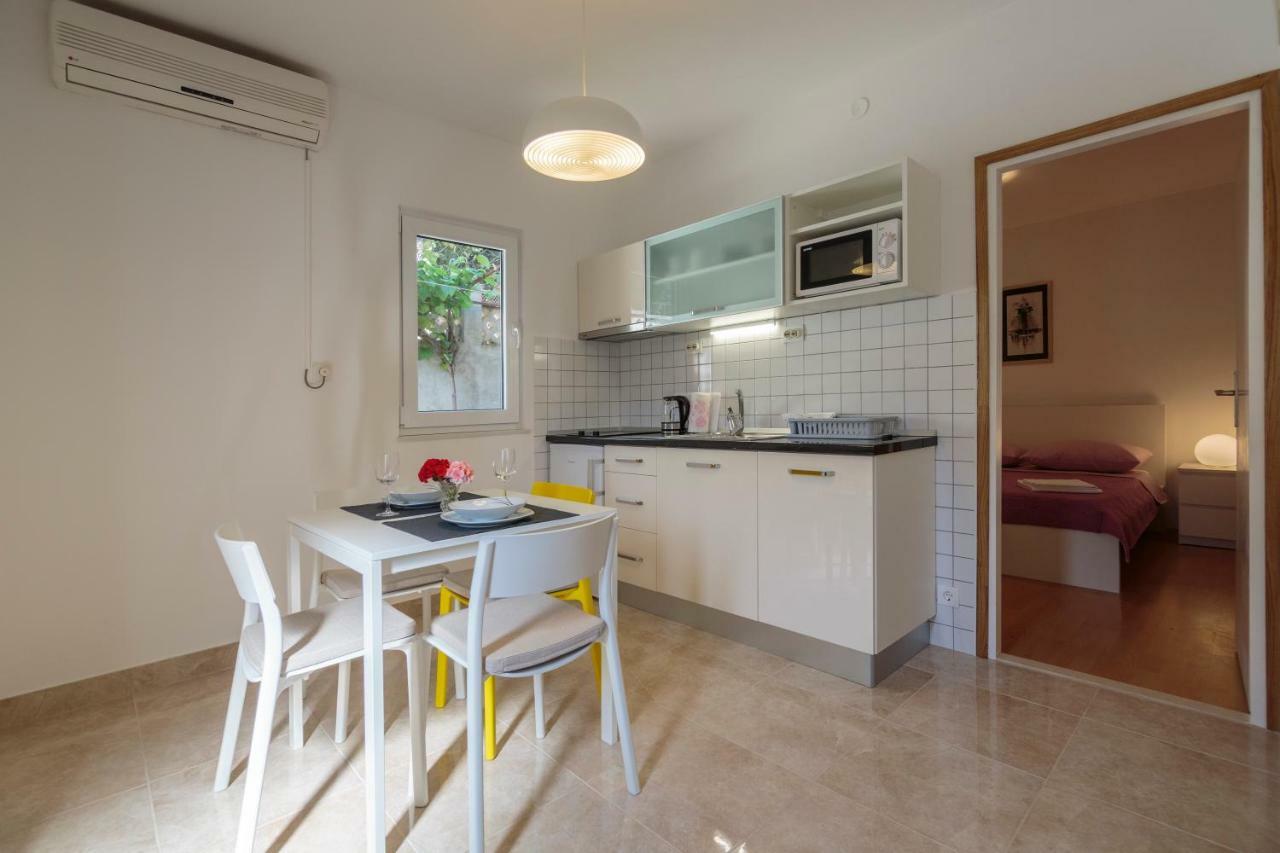 Apartmani Jordana Komiža Exterior foto