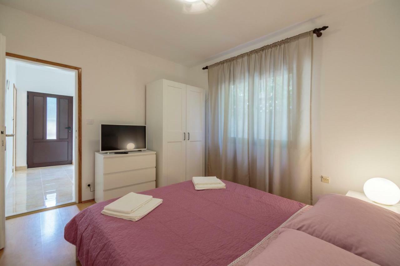 Apartmani Jordana Komiža Exterior foto