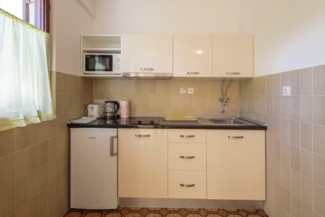 Apartmani Jordana Komiža Exterior foto