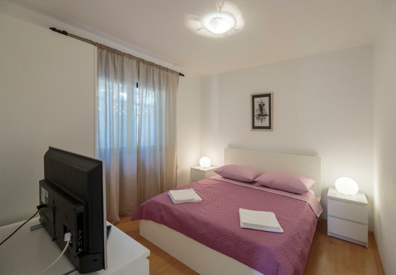 Apartmani Jordana Komiža Exterior foto